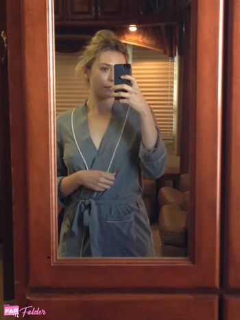 Full leaked Elizabeth chase olsen private photo