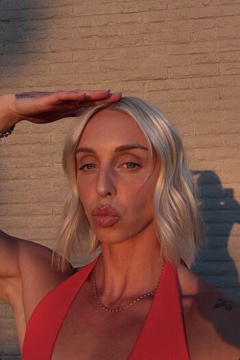 Full leaked Elizabeth clay private photo