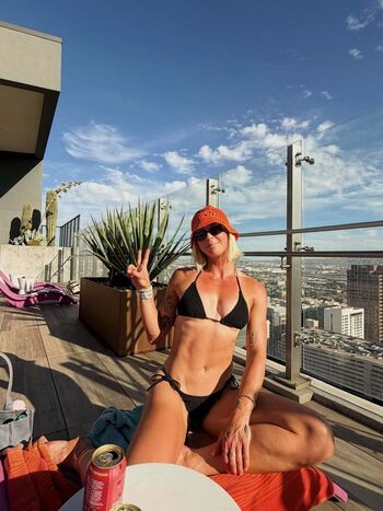Full leaked Elizabeth clay private photo