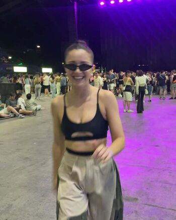 Full leaked Elizabeth dulau private photo
