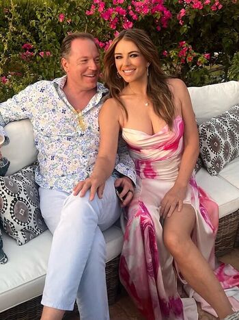 Full leaked Elizabeth hurley private photo