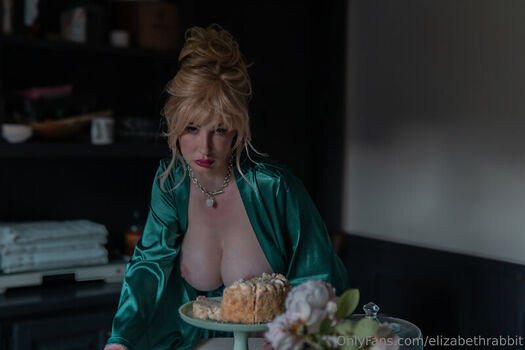 Full leaked Elizabeth rabbit private photo