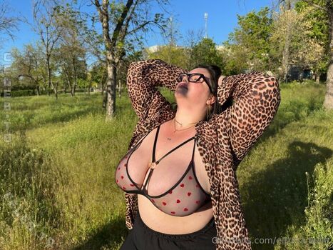 Full leaked Elizabeth swon private photo