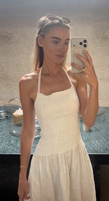 Full leaked Elizabeth turner private photo