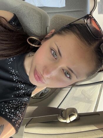 Full leaked Elizabethlynn page private photo