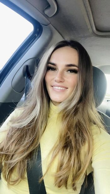 Full leaked Elizabitchstarr private photo