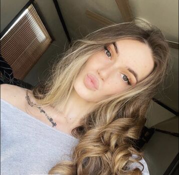 Full leaked Elizabitchstarr private photo