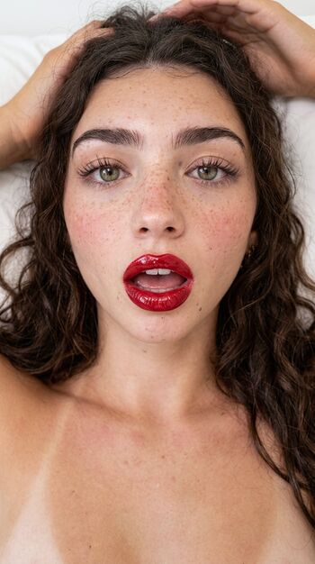 Full leaked Elizabrowne page private photo