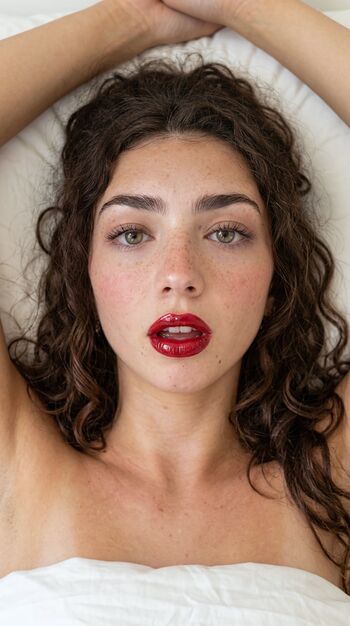 Full leaked Elizabrowne private photo