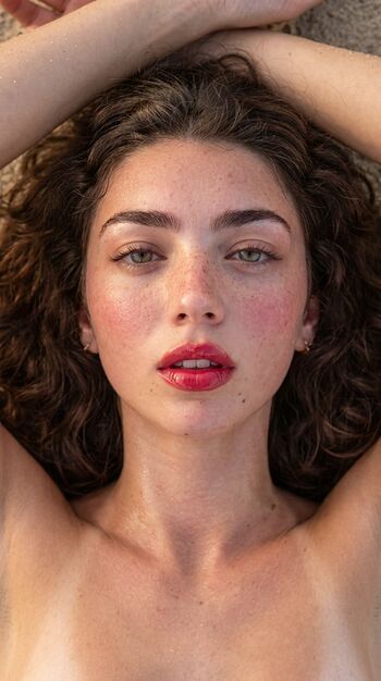 Full leaked Elizabrowne private photo