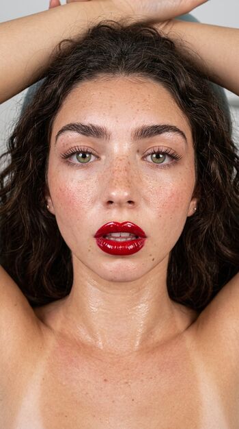 Full leaked Elizabrowne private photo