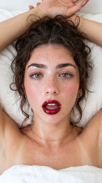 Full leaked Elizabrowne private photo
