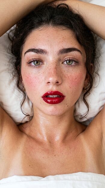 Full leaked Elizabrowne private photo