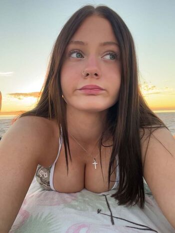 Full leaked Elizaross private photo