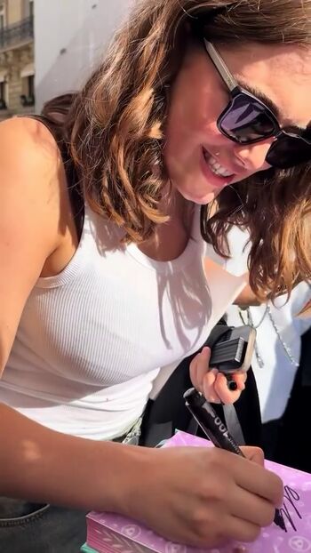 Full leaked Ella bright private photo