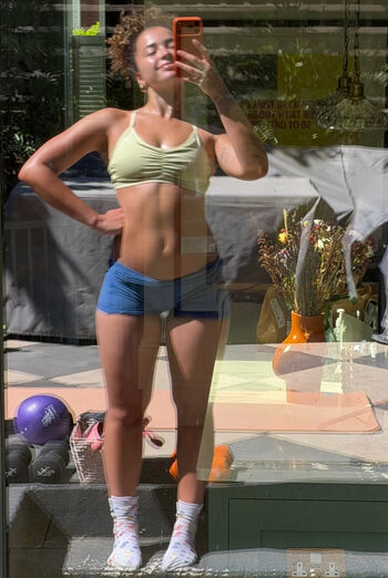 Full leaked Ella eyre private photo