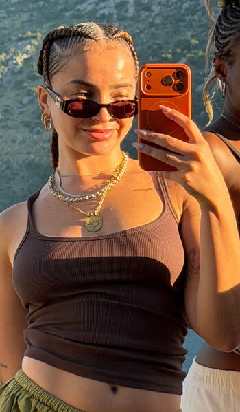 Full leaked Ella eyre private photo