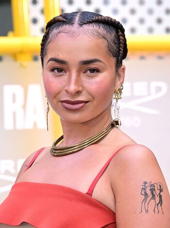 Full leaked Ella eyre private photo
