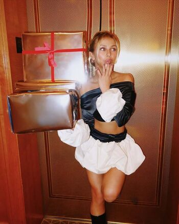 Full leaked Ella horan private photo