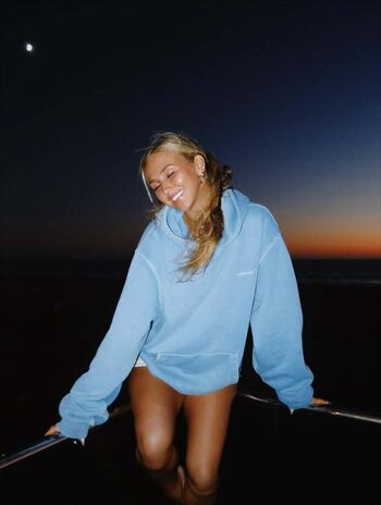 Full leaked Ella horan private photo
