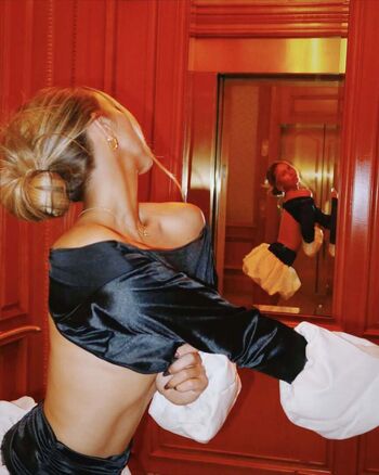 Full leaked Ella horan private photo