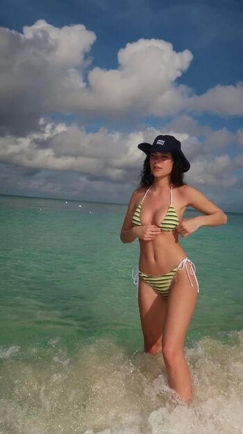 Full leaked Ella mendelsohn page private photo