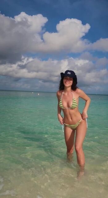 Full leaked Ella mendelsohn page private photo