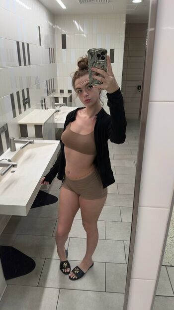 Full leaked Ellaaffair private photo