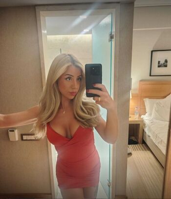 Full leaked Ellaapeddersen private photo