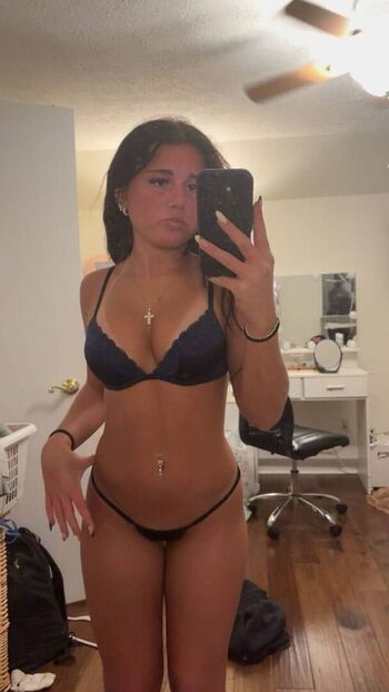 Full leaked Ellabk private photo