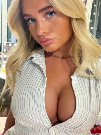 Full leaked Ellagbradley private photo