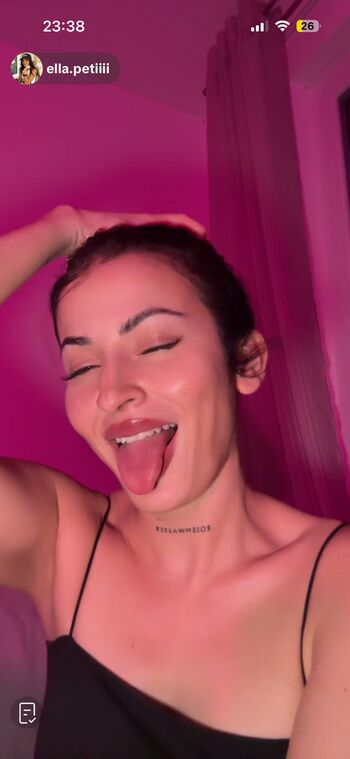 Full leaked Ellapetiii private photo