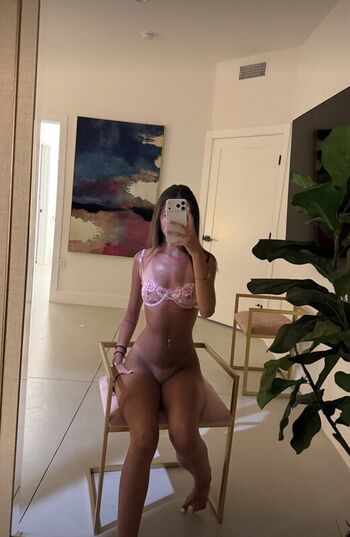 Full leaked Ellapetitee private photo