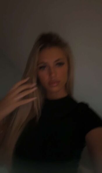 Full leaked Ellaxlongg private photo