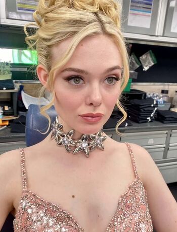 Full leaked Elle fanning page private photo