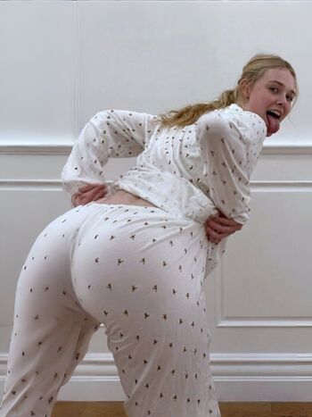 Full leaked Elle fanning page private photo