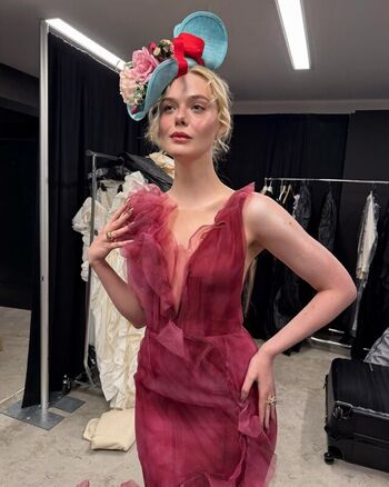 Full leaked Elle fanning page private photo