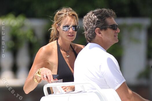 Full leaked Elle macpherson page private photo