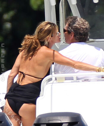 Full leaked Elle macpherson private photo