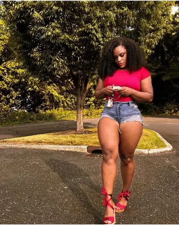 Full leaked Elle themuse private photo