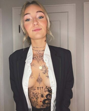 Full leaked Ellemarie page private photo