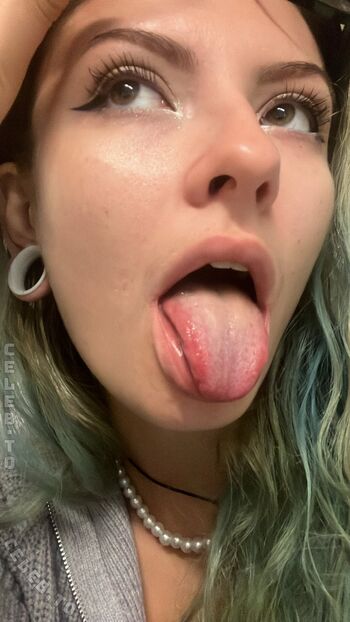 Full leaked Elleofhell private photo