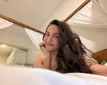 Full leaked Elli avrram private photo