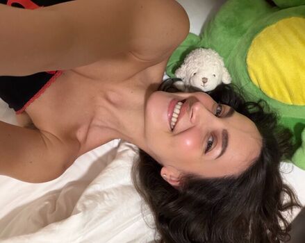 Full leaked Elli avrram private photo