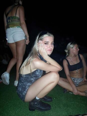 Full leaked Ellie middleton page private photo