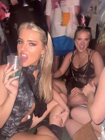 Full leaked Ellie middleton page private photo