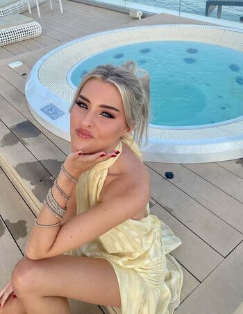 Full leaked Ellie middleton private photo