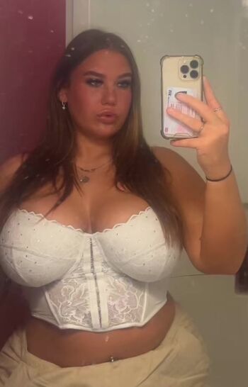 Full leaked Ellie robinson private photo