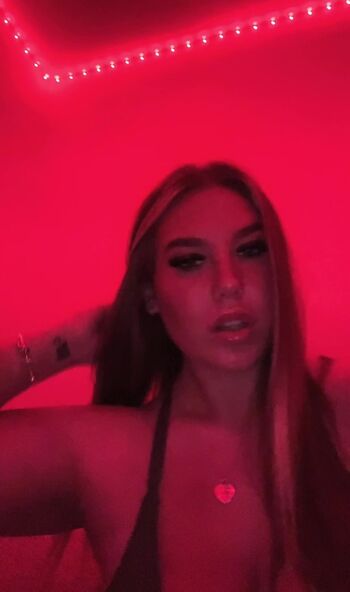 Full leaked Ellie robinson private photo