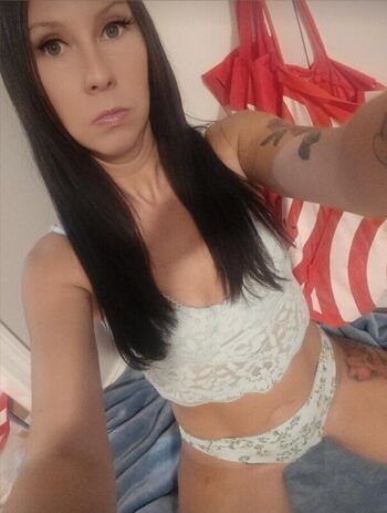 Full leaked Ellie private photo